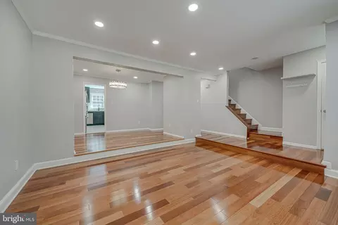 Living - 7919 Birchtree Ct, Springfield, VA 22152 photo 5 of 8