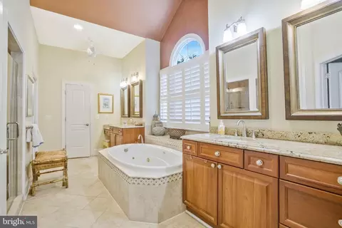 7100 Larrlyn Dr, Springfield, VA 22151 photo 24