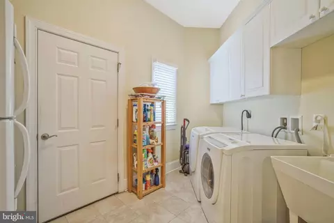 7100 Larrlyn Dr, Springfield, VA 22151 photo 28