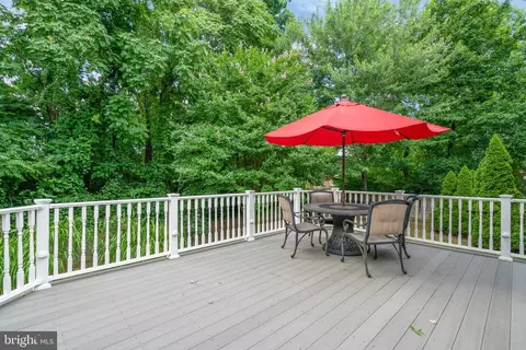 7100 Larrlyn Dr, Springfield, VA 22151 photo 4