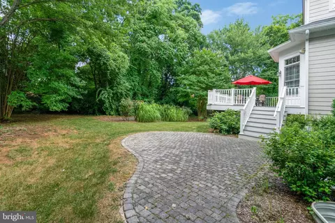 7100 Larrlyn Dr, Springfield, VA 22151 photo 5