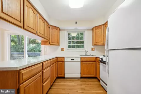 10927 Howland Dr, Reston, VA 20191 photo 12