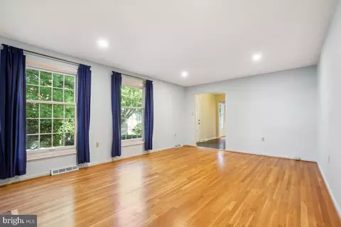 10927 Howland Dr, Reston, VA 20191 photo 8