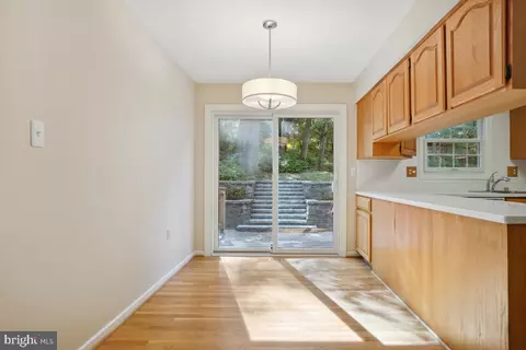 10927 Howland Dr, Reston, VA 20191 photo 16