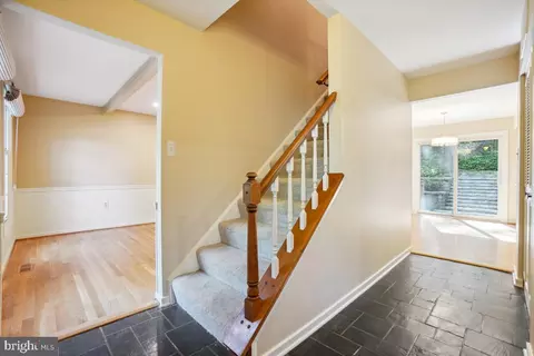 10927 Howland Dr, Reston, VA 20191 photo 4