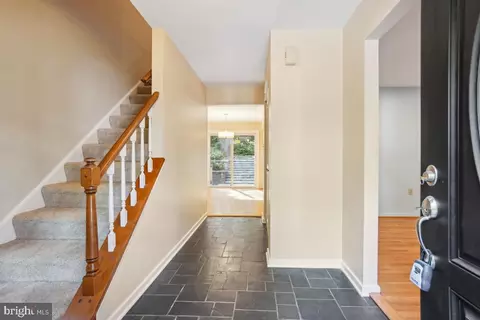 10927 Howland Dr, Reston, VA 20191 photo 3