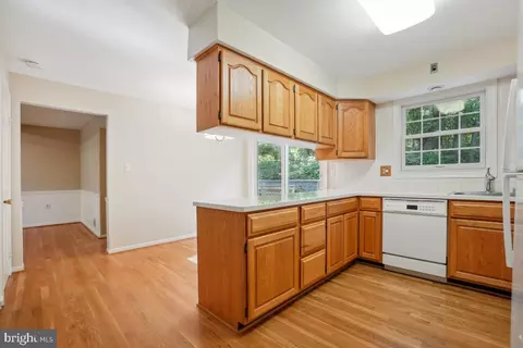 10927 Howland Dr, Reston, VA 20191 photo 14