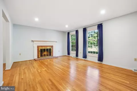 10927 Howland Dr, Reston, VA 20191 photo 7