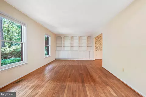 1871 Post Oak Trl, Reston, VA 20191 photo 8