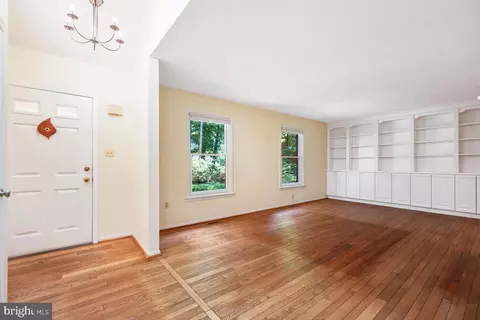 1871 Post Oak Trl, Reston, VA 20191 photo 5