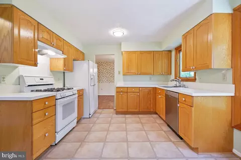 1871 Post Oak Trl, Reston, VA 20191 photo 17