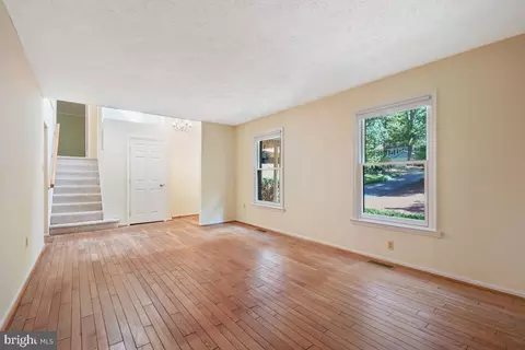 1871 Post Oak Trl, Reston, VA 20191 photo 9