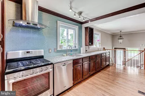 5723 Ash Dr, Springfield, VA 22150 photo 10