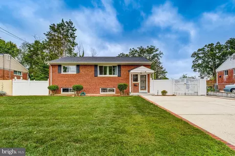 5723 Ash Dr, Springfield, VA 22150