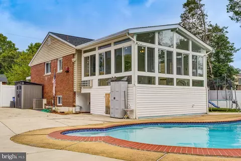5723 Ash Dr, Springfield, VA 22150 photo 3