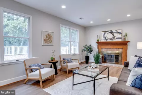 Living - 8750 Center Rd #1, Springfield, VA 22152 photo 5 of 7