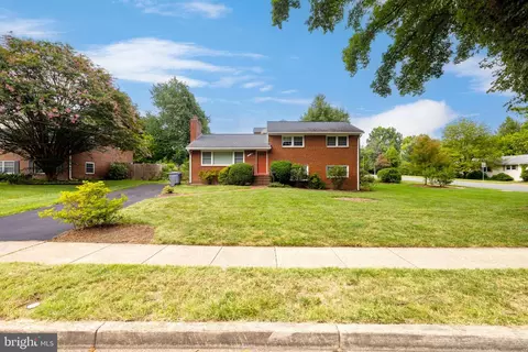 7016 Enterprise Ave, Mclean, VA 22101