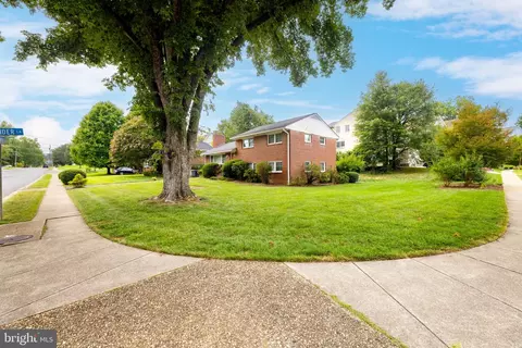 7016 Enterprise Ave, Mclean, VA 22101 photo 2