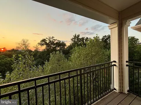 12957 Centre Park Cir #410, Herndon, VA 20171