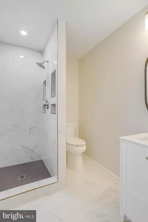 8810 Side Saddle Rd, Springfield, VA 22152 photo 18