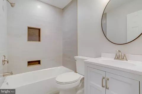 8810 Side Saddle Rd, Springfield, VA 22152 photo 10