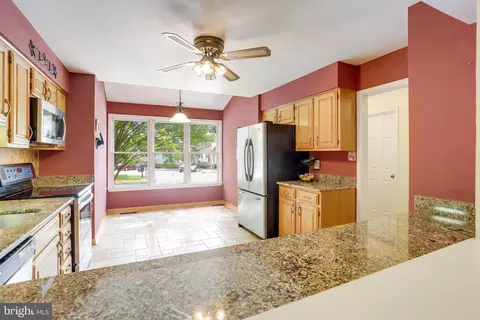 9010 Daum Ct, Springfield, VA 22153 photo 15