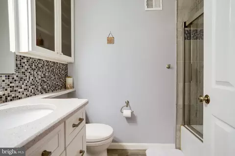 9010 Daum Ct, Springfield, VA 22153 photo 36
