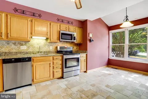9010 Daum Ct, Springfield, VA 22153 photo 16