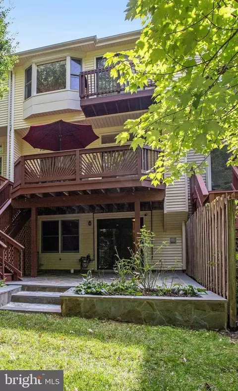 9010 Daum Ct, Springfield, VA 22153 photo 13