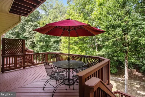 9010 Daum Ct, Springfield, VA 22153 photo 10