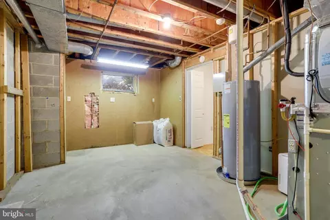 9010 Daum Ct, Springfield, VA 22153 photo 43