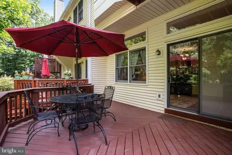 9010 Daum Ct, Springfield, VA 22153 photo 8