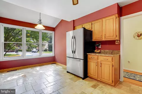 9010 Daum Ct, Springfield, VA 22153 photo 17