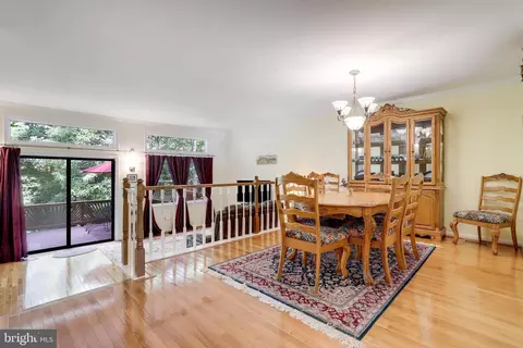 9010 Daum Ct, Springfield, VA 22153 photo 5
