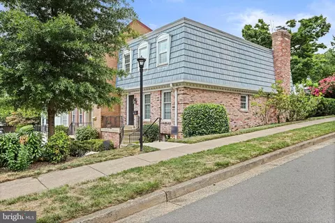 6720 Towne Lane Ct, Mclean, VA 22101 photo 2
