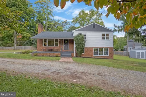 9644 Blake Ln, Fairfax, VA 22031