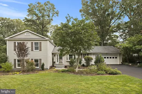 2947 Fort Lee St, Herndon, VA 20171