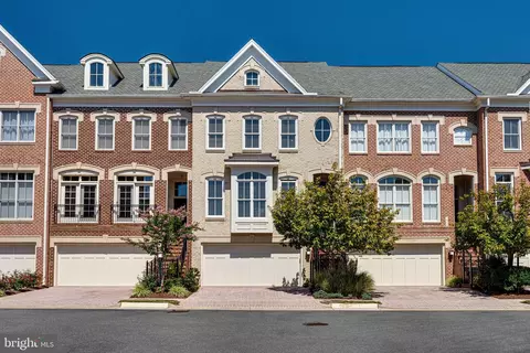 7008 Eastern Red Cedar Ln, Mclean, VA 22101 photo 1