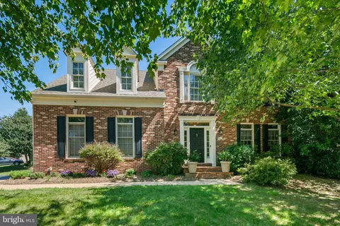 3019 Pleasantree Ct, Herndon, VA 20171