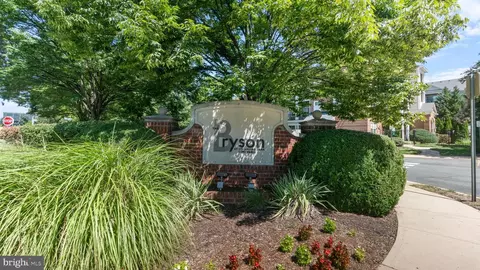 12917 Centre Park Cir #413, Herndon, VA 20171