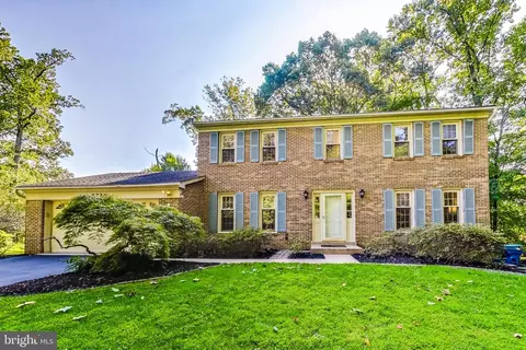 9729 Maury Rd, Fairfax, VA 22032