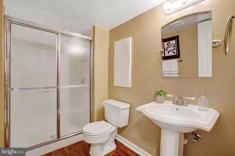 Bath - 7420 Ridge Rd, Springfield, VA 22153 photo 5 of 5