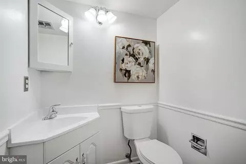 Bath - 7420 Ridge Rd, Springfield, VA 22153 photo 1 of 5