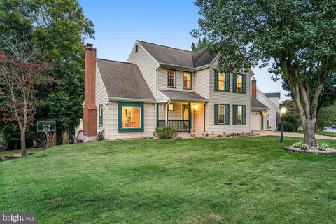 Exterior - 7420 Ridge Rd, Springfield, VA 22153 photo 3 of 15
