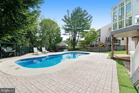 Exterior - 7420 Ridge Rd, Springfield, VA 22153 photo 9 of 15