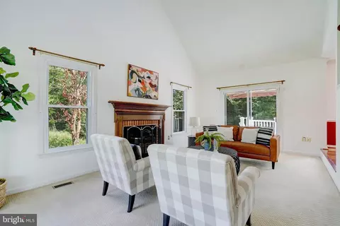 Living - 7420 Ridge Rd, Springfield, VA 22153 photo 1 of 1
