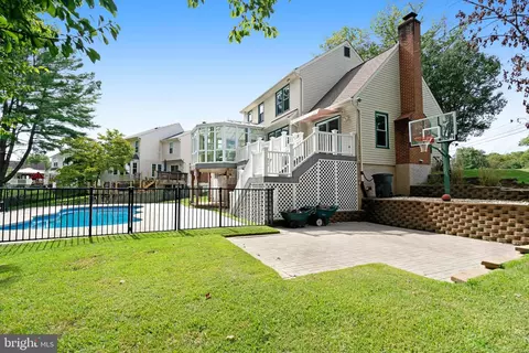 Exterior - 7420 Ridge Rd, Springfield, VA 22153 photo 13 of 15