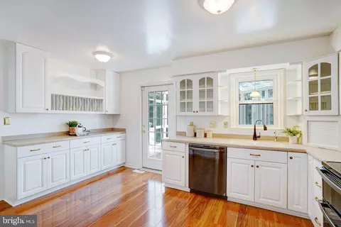 Kitchen - 7420 Ridge Rd, Springfield, VA 22153 photo 3 of 3