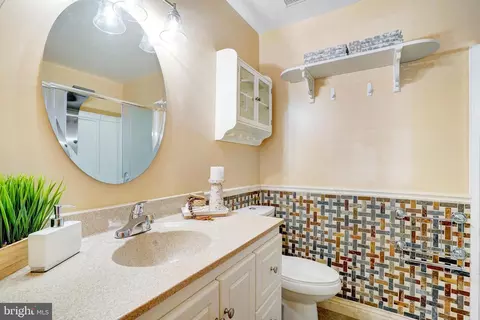 Bath - 7420 Ridge Rd, Springfield, VA 22153 photo 3 of 5