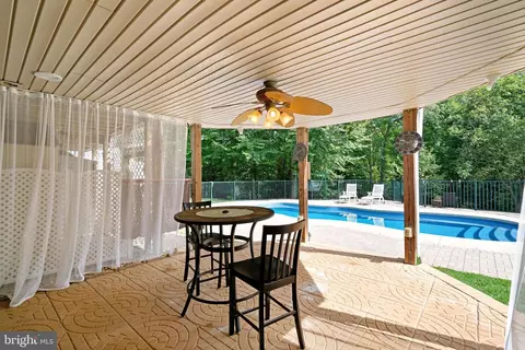 Exterior - 7420 Ridge Rd, Springfield, VA 22153 photo 11 of 15
